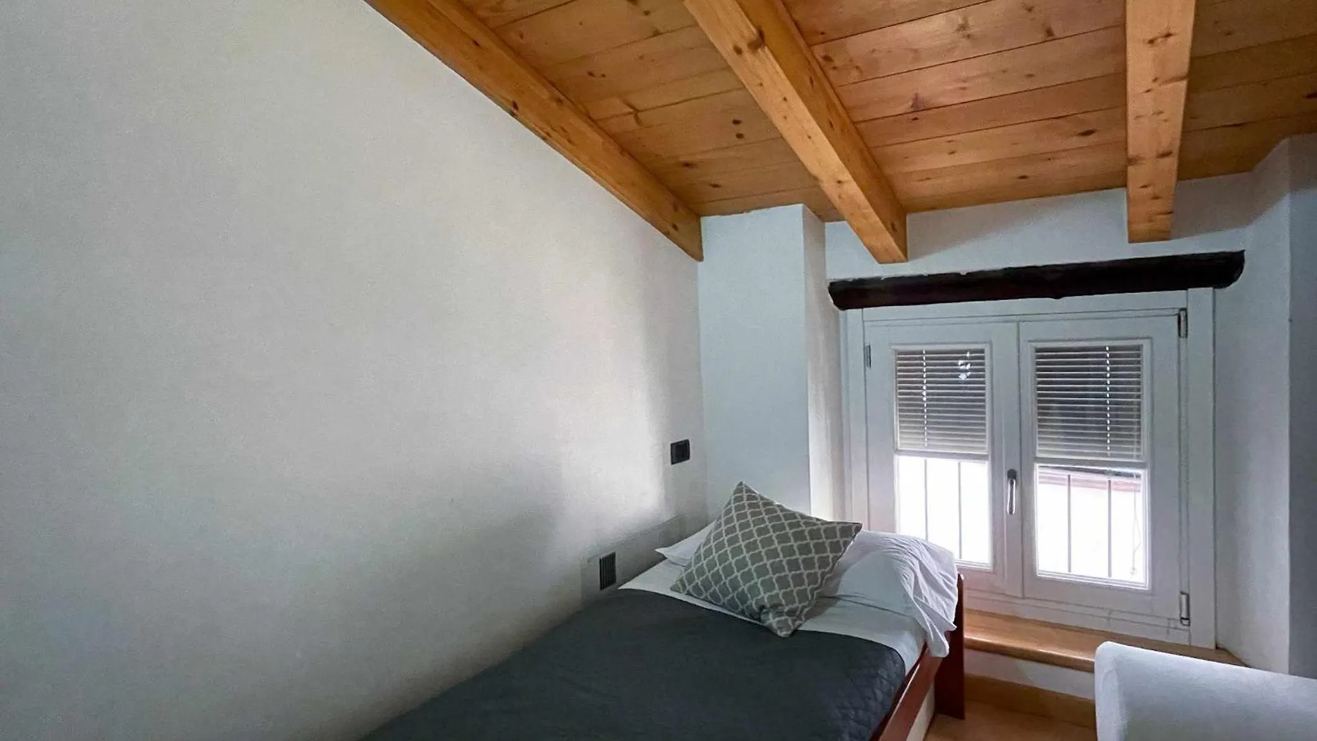Plinio Center Town Apartment Белладжо 0*,  Италия